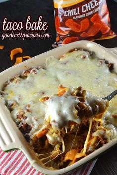 Taco Bake - So easy... sooo cheesy! Made with Chili Cheese Fritos! Recipe With Fritos, Taco Salad Bar, Easy Taco Bake, Frito Recipe, Chili Cheese Fritos, Baked Tacos Recipe, Cheese Corn, Cheese Tacos, Cheddar Cheese Soup