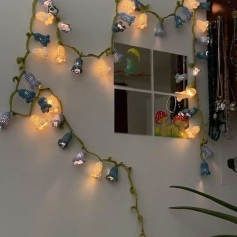 Crocheting DIY fairy lights🧚‍♀️
Comment your thoughts • tag a friend💭
@brilliantknits - daily crochet art🧶
Artist: Flo.plants on TT Crochet Fairy Lights Free Pattern, Crochet Flower Lights Pattern, Crochet Fairy Lights Flower, Crochet Light Bulb Garland, Fairy Night Light Crochet Pattern, Diy Fairy Lights, Crochet And Knitting, Diy Fairy, Crochet Art