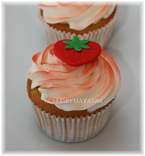 Strawberry Cupcake Fondant Strawberries, Shortcake Cake, Strawberry Shortcake Cake, Strawberry Cupcake, Cake Central, Beautiful Cupcakes, Strawberry Cupcakes, Custom Wedding Cakes, Strawberry Cake