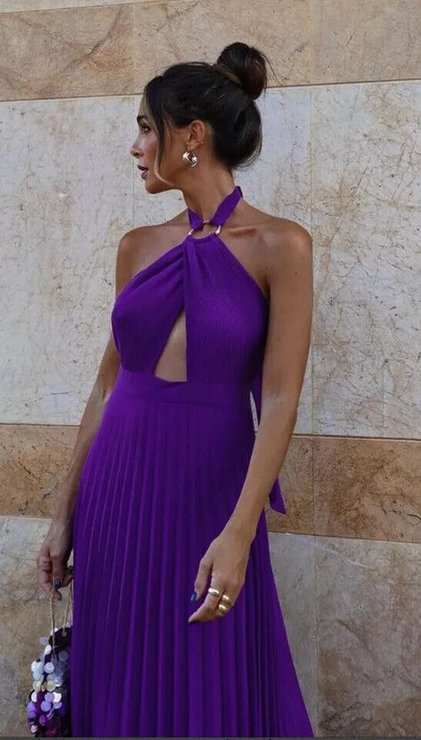 Zara Purple Dress, Lisa Vidal, Color Celeste, Purple Heels, Pleated Midi Dress, Halterneck Dress, Purple Dress, Zara Dresses, Pleated Dress