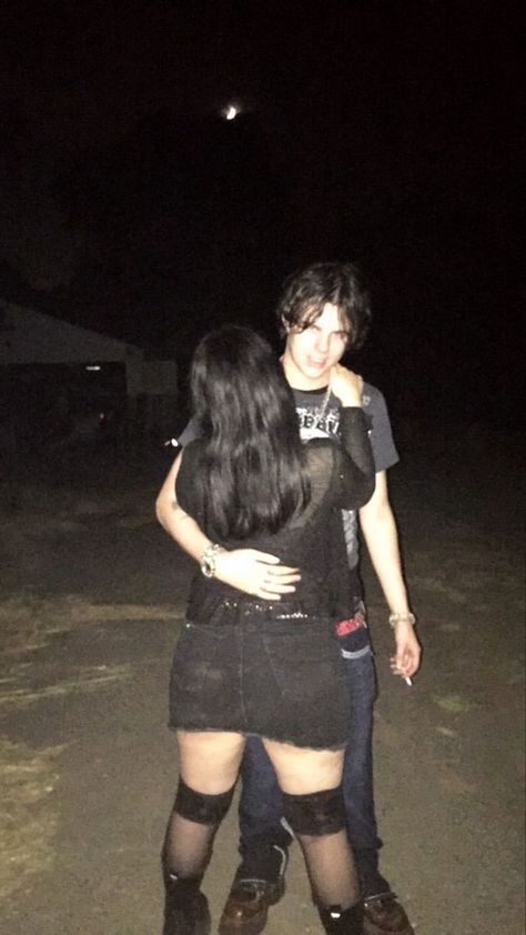 Sematary And Paula, Sematary Outfits, Sematary And His Gf, Sematary Pfp, Sematary Grave Man, I Need To Pee, Grunge Couple, Love Me Harder, Haunted Mound