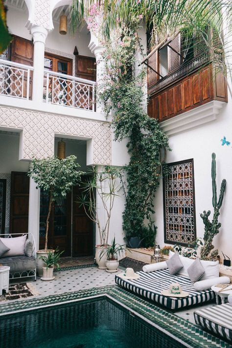 Marrakech Medina Riad: The Riad Yasmine Review - Bon Traveler Riad Yasmine, Riad Marrakech, Hotel Boutique, Boutique Hotels, 인테리어 디자인, Marrakech, Boutique Hotel, Living Room Designs, Home Design