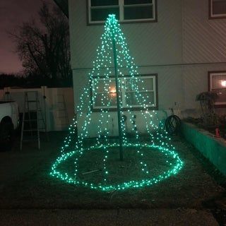 Outdoor Christmas Lights On House, Christmas Light Tree, Neighborhood Houses, Christmas Tree Outside, Christmas Lights On House, Outdoor Christmas Tree Decorations, Outdoor Christmas Diy, Homemade Christmas Tree, Light Tree