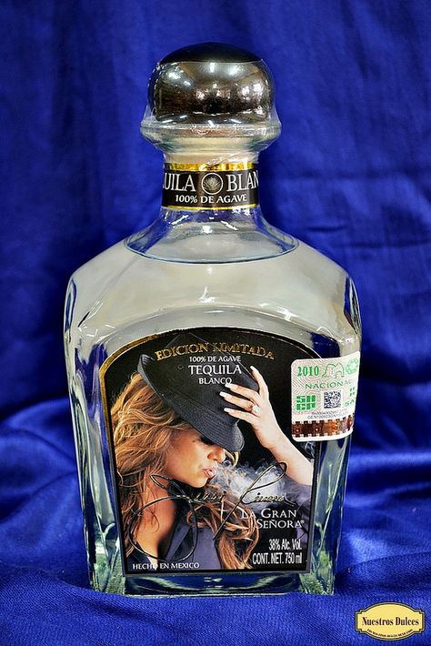 Tequila Jenni Rivera La Gran Señora Jenni Rivera Tequila, Jennifer Rivera, Baby Animals Real, Jenny Rivera, Shaytards, Mc Video, Jenni Rivera, Romeo Santos, Joseph Gordon Levitt