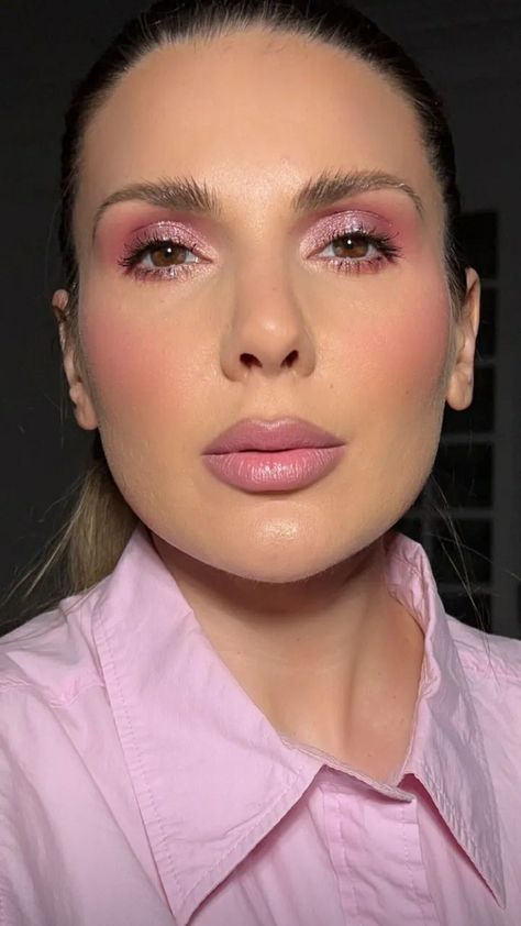 Brunette Pink Makeup, Mauve Pink Makeup Look, Cool Toned Pink Makeup, Pink Makeup Looks Full Face, Makeup Trends Spring/summer 2024, Mauve Makeup Look Dusty Rose, Pink Bridal Makeup Looks, Magenta Makeup Look, Deep Set Eye Makeup