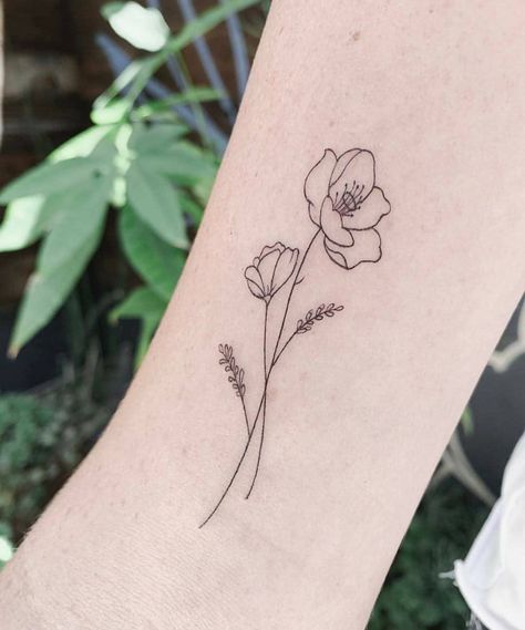 Simple Poppy Tattoo, Tattoos For Women Cat, Bloom Tattoo, Wrist Tattoos Girls, Poppy Flower Tattoo, Wanderlust Tattoo, Poppy Tattoo, Taurus Tattoos, Poppies Tattoo