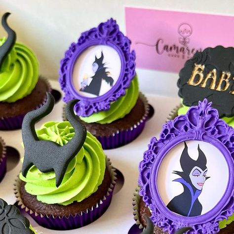 Dee Camarena on Instagram: "💜💚❤️‍🔥Baby Shower Treats❤️‍🔥💚💜 #cupcakes #igcupcakes #cupcakedecorating #cupcakestyles #cupcakesdecorados #cupcakeart #cheesecakecups #cheesecakelovers #babyshower #babyshowerdecor #babyshowertreats #babyshowertheme #maleficent2 #babyshowercake #desserts #losangelesfood #losangelesbaker #smallbuisnesslove #smallbusinesswomen #labaker #losangeleslife" Disney Villains Cupcakes, Disney Villain Cupcakes, Disney Villain Birthday, Maleficent Cake, Villain Party, Maleficent Party, Birthday 27, Cupcakes Halloween, Villains Party