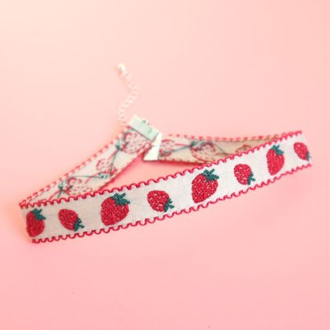 Kawaii Hair Clips, Pink Choker, Strawberry Charm, Necklace Chain Types, Fruit Jewelry, Fabric Necklace, Gothic Clothing, Party Necklace, Red Strawberry