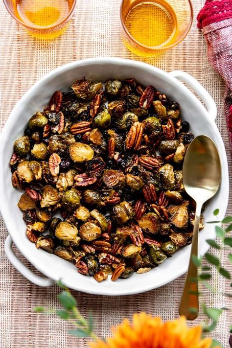 Candied Pecan Brussel Sprouts in a serving dish. Pecan Brussel Sprouts, Best Brussel Sprout Recipe, Brussel Sprouts Cranberries, Caramelized Brussel Sprouts, Brown Sugar Pecans, Sugar Pecans, Candied Pecan, Crispy Brussel Sprouts, Brussel Sprout Recipes Roasted