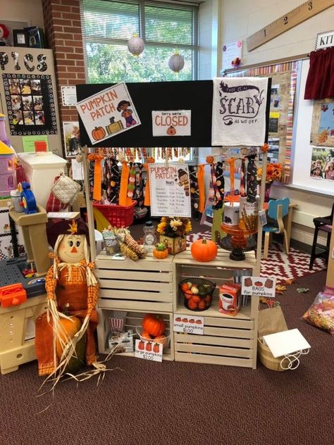 Dramatic play-Pumpkin stand Halloween Preschool Dramatic Play, Fall Dramatic Play Toddlers, October Dramatic Play Center, Dramatic Play Halloween, Pumpkin Stand Ideas, Pumpkin Dramatic Play Preschool, Toddler Dramatic Play Center Ideas, November Dramatic Play Preschool, Pumpkin Dramatic Play