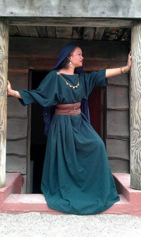 Biblical Clothing Woman, Bible Times Costumes Women, Biblical Outfits For Women, Sca Garb Women, Bible Costumes For Women, Biblical Costumes For Women, Biblical Dress, Bible Clothing, Ancient Roman Clothing