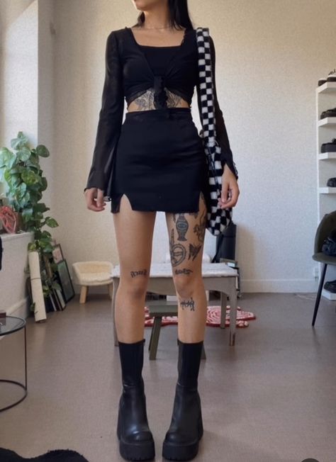 Incubus Concert Outfit, Moody Outfit, Gothic Summer, Summer Attire, Event Outfit, All Black Outfit, Goth Outfits, Alternative Outfits, Outfit Inspo Fall