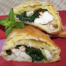 Shrimp Wellington | "This made a stunning appetizer for my dinner party." Wellington Recipe, Recipe Photo, Appetizer Dishes, Pastry Board, Frozen Puff Pastry, Puff Pastry Recipes, Crab Meat, Best Appetizers, Everyday Food