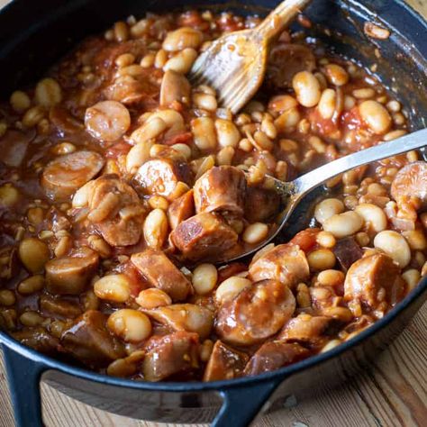 This one pot Cowboy Stew is one of our favourite camping recipes. Made with simple, easy to source ingredients, it tastes good cooked on a gas stove at home, but even better over a campfire. All would-be cowboys are going to love it! cowboy casserole | campfire stew | easy stew recipe Cowboy Campfire Cooking, Wood Stove Cooking Recipes, Camping Recipes Dinner, Guy Food, Rv Food, Cowboy Camp, Easy Stew Recipes, Campfire Stew, Stew Easy