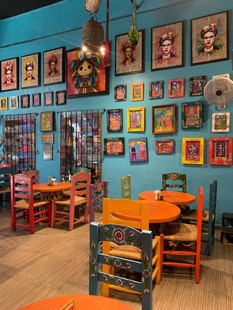 Old Mexican Restaurant, Authentic Mexican Restaurant Design, Restaurant Interior Design Mexican, Mexican Cafe Design, Tex Mex Restaurant Design, Mexican Cafe Interior, Mexican Cantina Decor, Mexican Restaurant Design Interiors, Latino Restaurant