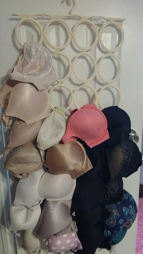 Bra organizer using scarf holder from IKEA Bra Hanging Ideas, Bra Organizer Diy Ideas, Bra Hanger Diy Ideas, Storing Bras Organizing, Diy Bra Organization, Bra Organization Ideas, Bra Holder, Space Saving Closet, Bra Organizer