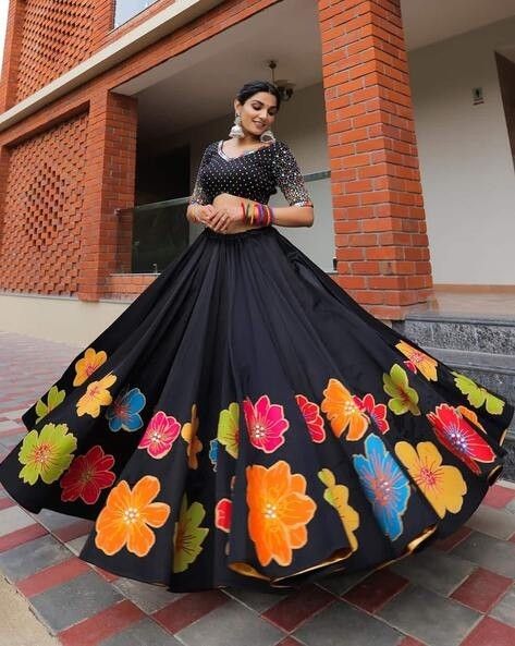 Designer Lehnga Choli, Mirror Work Lehenga, Navratri Dress, Navratri Chaniya Choli, Work Lehenga, Party Wear Gown, Green Lehenga, Choli Designs, Navratri Special