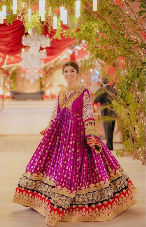 Ashley Haircut, Pashto Dress, Sindhi Embroidery Dresses, Islamic Outfits, Balochi Dresses, Bridle Dress, Suits For Women Indian, Afghani Dresses, Monday Outfit