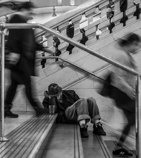 Hostile Architecture, When Will It End, Photojournalism Photography, Narrative Photography, Photography Themes, Everyday Art, Homeless People, Visual Poetry, Foto Art