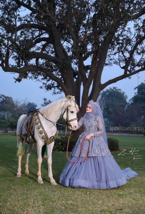 Dj Ideas, Hijabi Bride, Niqabi Bride, Latest Bridal Lehenga Designs, Hijabi Brides, Colorful Room Decor, Bridal Lehenga Designs, Latest Bridal Lehenga, Bridal Photography Poses