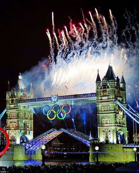 Fireworks light the sky over Tower Bridge in London during the Opening Ceremony of the London 2012 Olympic Games Motivation Athletes, 2012 Summer Olympics, Olympic Rings, Olympics Opening Ceremony, Artistic Gymnastics, Olympic Sports, Summer Games, London Town, Summer Olympics