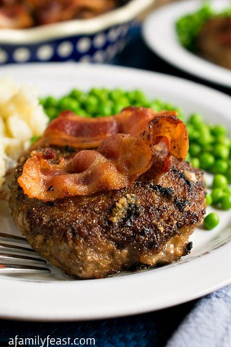 Polish Hamburgers - A Family Feast® Polish Hamburgers, Burger Sandwich, Polish Foods, Cooking Beef, Food Magic, Grill Ideas, Polish Food, Eat Beef, European Cuisine