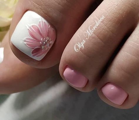 Toe Nail Art Designs, Flower Toe Nails, Toenail Art Designs, Pedicure Designs Toenails, Pedicure Nail Designs, Gel Toe Nails, Toe Nail Color, Pretty Toe Nails, Cute Toe Nails