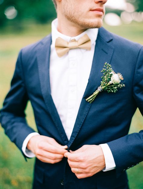 Groom in blue suit, beige / gold bow. Elegant and Organic Wedding Ideas. Photographer JARED TSENG. Party Outfit Wedding, Unique Wedding Poses, Groom Blue Suit, Suit Beige, Trendy Party Outfits, Party Outfit Men, Blue Suit Wedding, Wedding Photography Bride, Groom And Groomsmen Attire