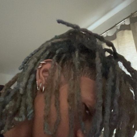 Dread Colors, Men Dread Styles, Dreads Short Hair, Hair Jewerly, Red Dreads, Black Hair Inspiration, Dread Heads, Mens Dreads, Short Dreads