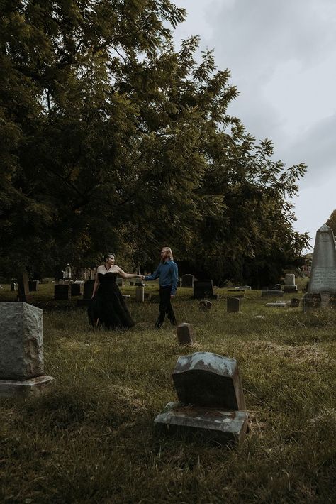 Cemetary Photoshoot Ideas, Engagement Photos In Cemetary, Engagement Photos Cemetery, Creepy Engagement Photos, Cemetery Date, Cemetary Wedding Photos, Couple Graveyard Photoshoot, Engagement Photos Spooky, Cemetery Photo Shoot