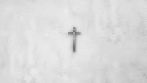 Religion Aesthetic Dark, Religious Aesthetic Dark, Cross Profile Picture, Cross Pfp, God's Daughter, Wallpaper Pfp, Profile Picture Images, Cross Rosary, Discord Profile