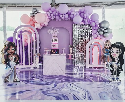 Bratz Centerpieces Ideas, Brats Party Theme, Bratz Sweet 16, Bratz Dolls Birthday Party, Bratz Themed Birthday Party Decorations, Brats Party Ideas, Bratz Baby Shower Ideas, Bratz Birthday Party Ideas Decoration, Bratz Doll Birthday Party Ideas