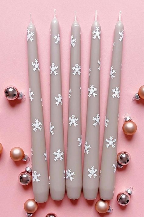 Winter Candle Painting, Christmas Painted Taper Candles, Hand Painted Candles Christmas, Candle Painting Ideas Christmas, Painted Candlesticks Christmas, Hand Painted Christmas Candles, Christmas Taper Candles, Christmas Candles Painting, Christmas Painted Candles