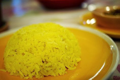 South African Yellow Rice African Yellow Rice, Rice With Raisins, Yellow Rice Recipe, Yellow Rice Recipes, Tamarind Fruit, South African Dishes, Grilling Kabobs, Yellow Rice, South African Recipes