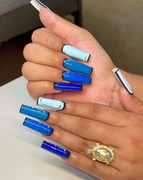 Blue Comic Nails, Blue Cartoon Nails, Outlined Nails Acrylic, Comic Book Nails, Neon Blue Nails, Cartoon Nail Designs, Ombre Nail Art Designs, Pop Art Nails, Nail Art Designs Diy