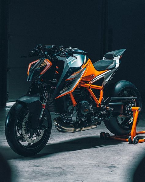 Ktm Superduke 1290, 1290 Super Duke R, Ktm Super Duke, Moto Wallpapers, Duke Bike, Ktm Motorcycles, Super Duke, Image Moto, Motorcycle Photography