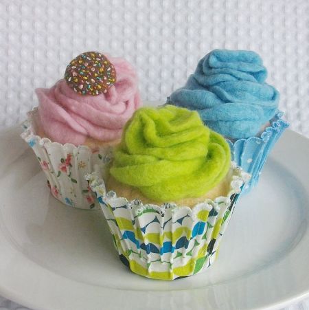 Felt Cupcake Pattern Free, Felt Cup Pattern, Fabric Cupcakes, Felt Activities, Mo Williams, Fabric Food, Felt Food Patterns, Felt Food Diy, Felt Cupcakes