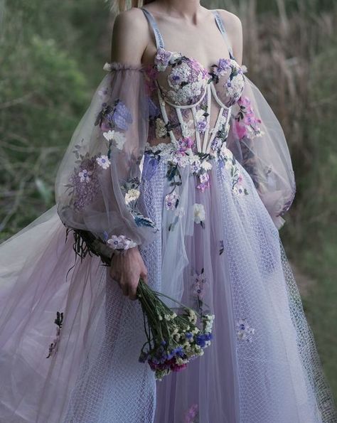 Lavender Mousse, Moda Medieval, Lavender Prom Dresses, Dusty Lavender, Purple Prom, Purple Prom Dress, Lavender Floral, Fairytale Dress, Women Formals