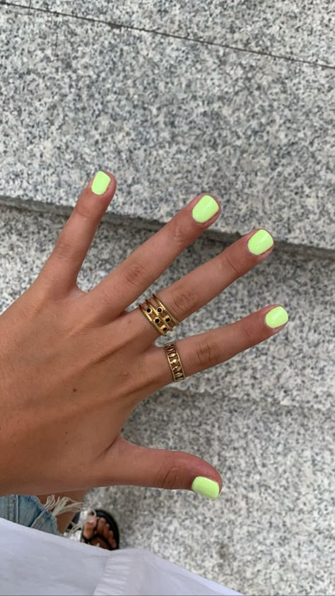 Short Gel Nails Summer Bright Orange, Bright Nail Colors Summer, Simple Gel Nail Colors, Gel Shellac Nails Summer, Vacation Nails Natural Nail, Super Short Gel Nails Summer, Super Short Natural Nails, Fun Colored Nails, Halle Sandberg Nails