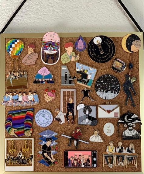 Kpop Cork Board Ideas, Cork Board Decor, Cork Board Ideas, Mint Green Aesthetic, Cork Boards, Aesthetic Kpop, Decor Aesthetic, Cork Board, Cute Pins