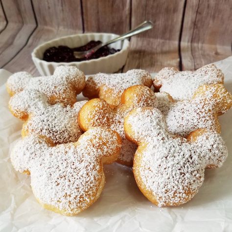 Mickey Beignets, Mint Julep Bar, Disney Foods, Disney Desserts, Disney Treats, Disneyland Food, Disney Snacks, Disney Recipes, Disney Food Blog