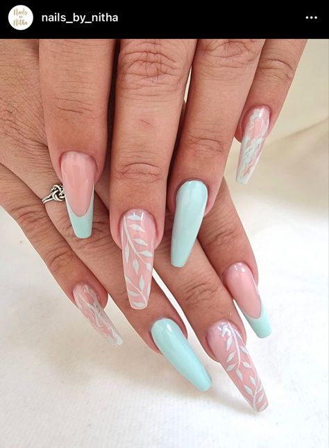 Tiffany Green Nails, Flower Nail Designs Coffin, Coffin Nails With Flowers, Green And Pink Nails, Nails Hawaii, Shimmer Nail Art, Nail Nude, Ig Nails, Long Coffin Nails