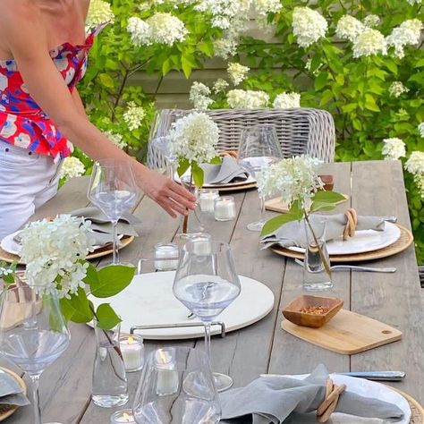 B&C on Instagram: "Candles and garden flowers are all you need for a simple but inviting al fresco dining table 🌿🌿Here are some tips: • Use clear bud vases, shot glasses, or even mason jars for your flowers; • Candles always create an inviting atmosphere. You can play with candles of different heights, but we suggest picking unscented candles. •• • • • #summernight #summernights #pizzanight #alfrescodining #tablescape #tablesetting #tabletop #candles #gardenflowers #flowerlovers #hydrangeas #i Bud Vase Hydrangea, Unscented Candles, Flowers Candles, Pizza Night, Al Fresco Dining, Garden Flowers, Bud Vase, Shot Glasses, Bud Vases