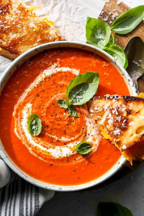 Quick Tomato Soup, Dishing Out Health, Tomatoes Roasted, Italian Wedding Soup Recipe, Quick Soup Recipes, Parmesan Soup, Tomato Tortellini Soup, Tomato Soup Easy, Roasted Red Pepper Soup