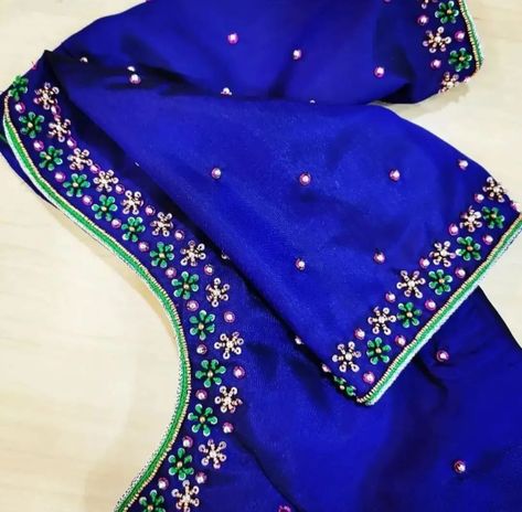 Simple Boat Neck Aari Work Blouse Designs, New Model Maggam Work Designs, Simple Neckline Maggam Works, Simple Maggam Work Neck Designs, Maggam Simple Designs, Blouse Simple Hand Work Designs, Simple Work Blouses For Pattu Sarees, Simple Blue Blouse Designs Thread Work, Simple Arya Work Designs