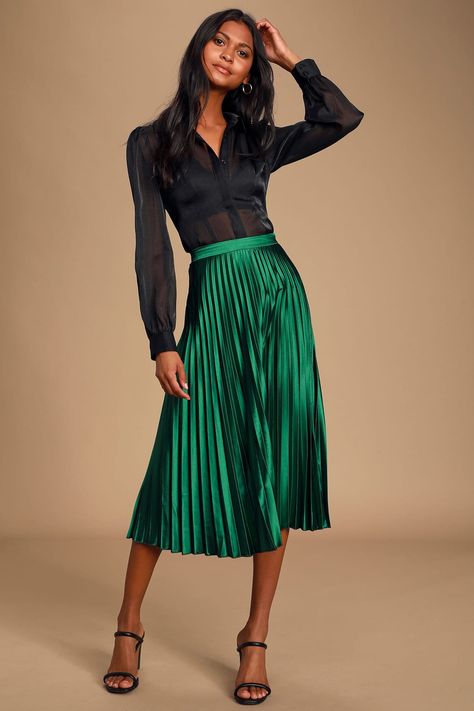 Emerald Green Skirt Outfit, Green Skirt Outfit Ideas, Green Satin Skirt Outfit, Green Skirt Outfit, Emerald Green Skirt, Green Satin Skirt, Green Skirt Outfits, Dark Green Skirt, Satin Skirt Outfit