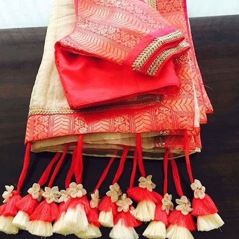 Tassels With Cloth, Blouse Hangings, Gorgeous Saree, Saree Tassels Designs, Saree Kuchu Designs, Saree Tassels, Tassels Fashion, Sari Blouse, Blouse Design Models