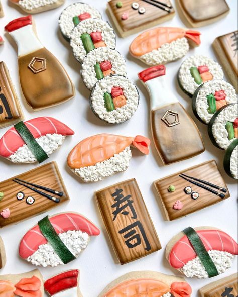 Sushi Cookies Decorated, Sushi Cookies, Wedding Biscuit, Japanese Cookies, Cookie Decorating Icing, Sushi Party, Food Shapes, Cookie Time, Sugar Cookie Designs