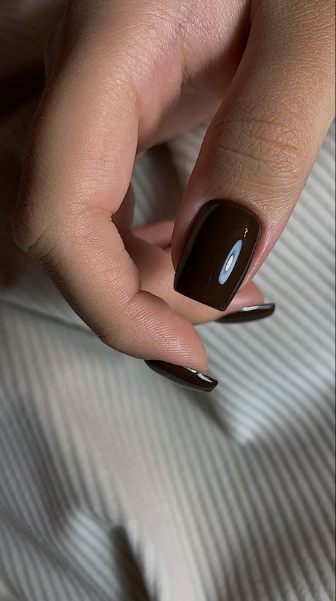 Minimalist Dark Nails, Dark French Tip Nails, Dark Short Nails, Nails Fall Autumn, Shellac Nails Fall, Classy Almond Nails, Kutek Disney, Brown Nails Design, Wine Nails