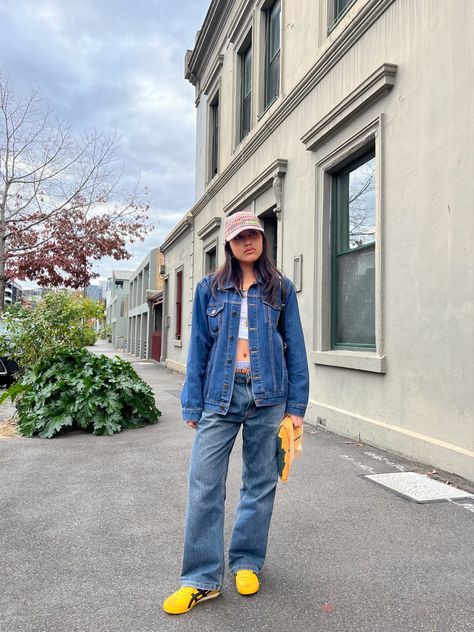 Yellow And Jeans Outfit, Yellow Sneakers Aesthetic, Onitsuka Tiger Women Outfit Yellow, Yellow Trainers Outfit, Onitsuka Tiger Mexico 66 Yellow Outfit, Yellow Shoe Outfits, Yellow Sneakers Outfit Women, Onitsuka Tiger Mexico 66 Outfit Women, Yellow Onitsuka Tiger Outfit